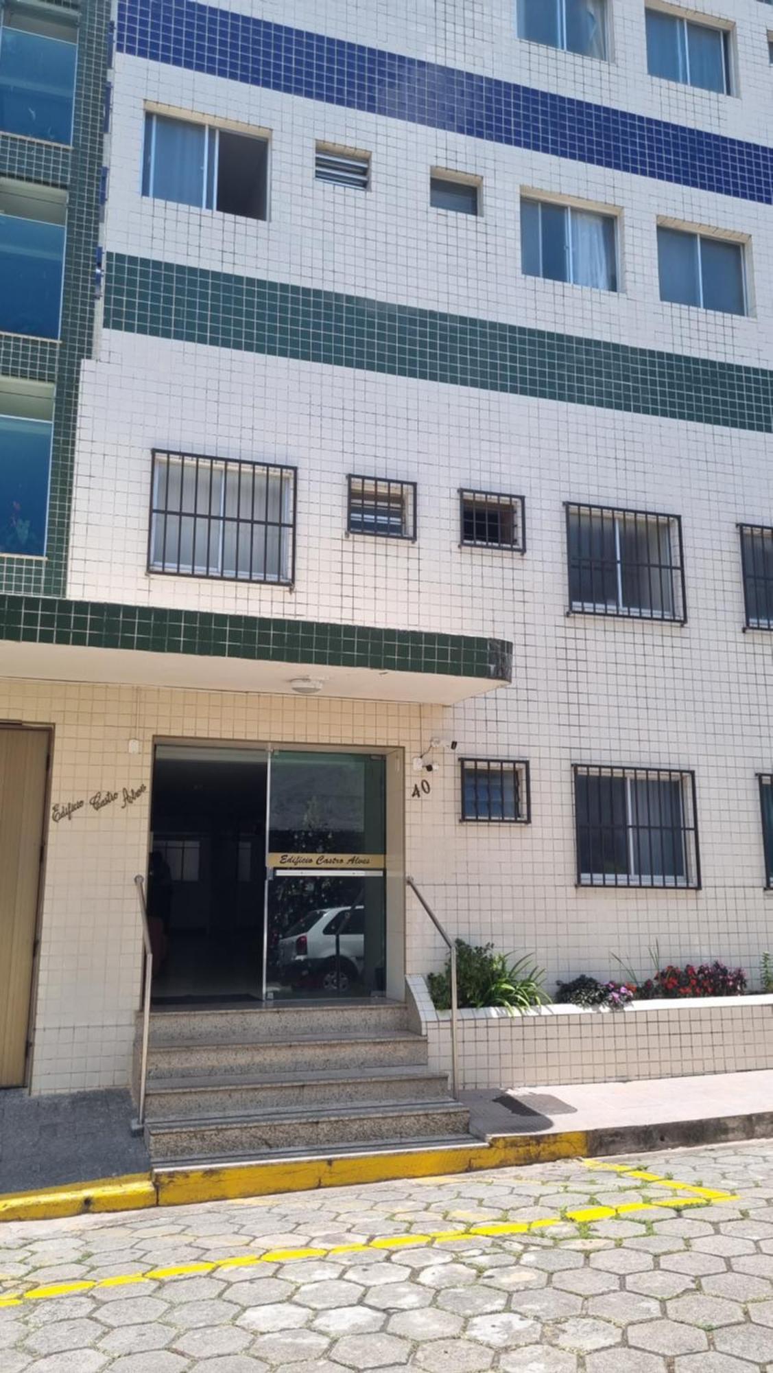 Terreo No Centro De - Com Estacionamento Na Rua Do Predio Sao Lourenco (Minas Gerais)